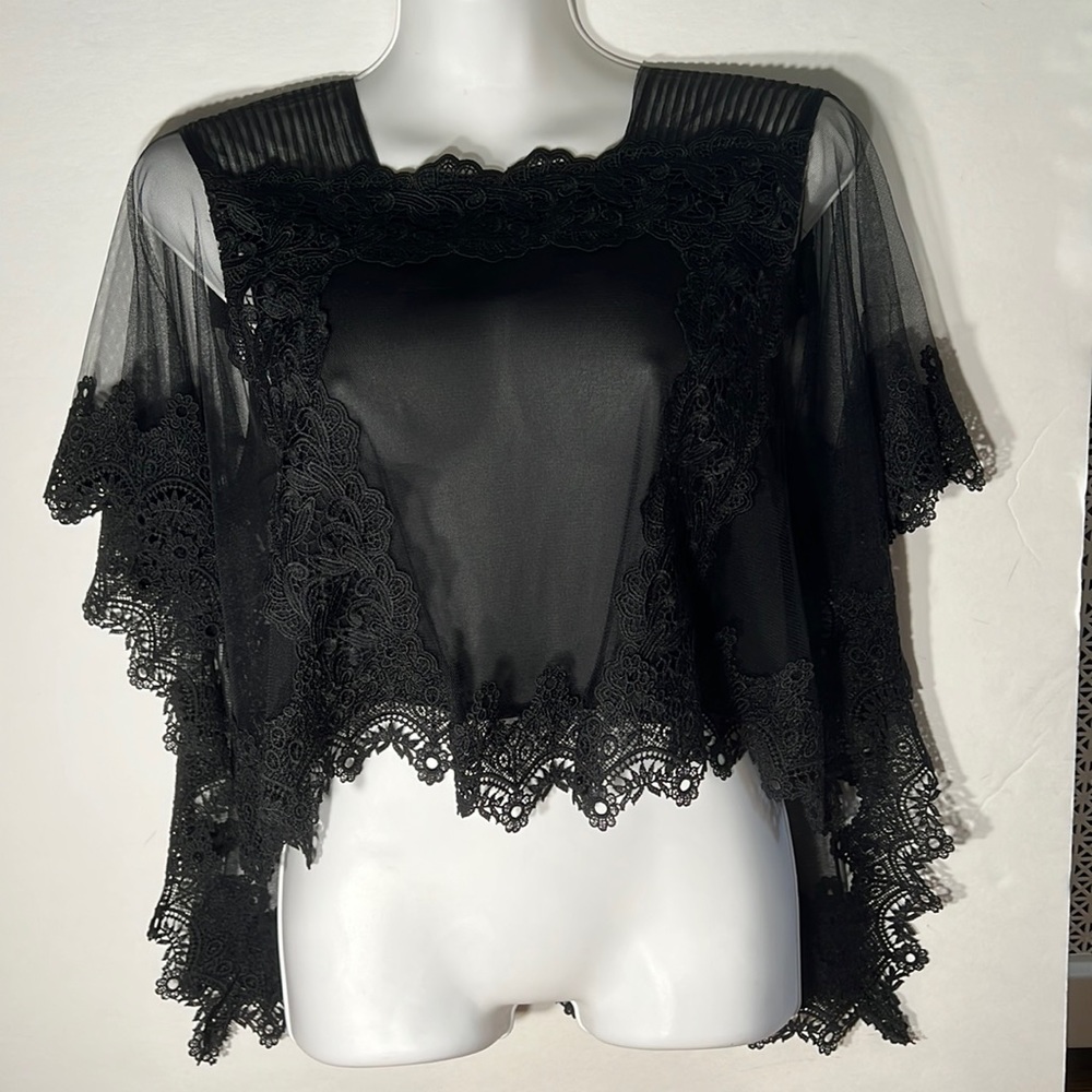 NWT BCBGMAXAZRIA black lace top, size M